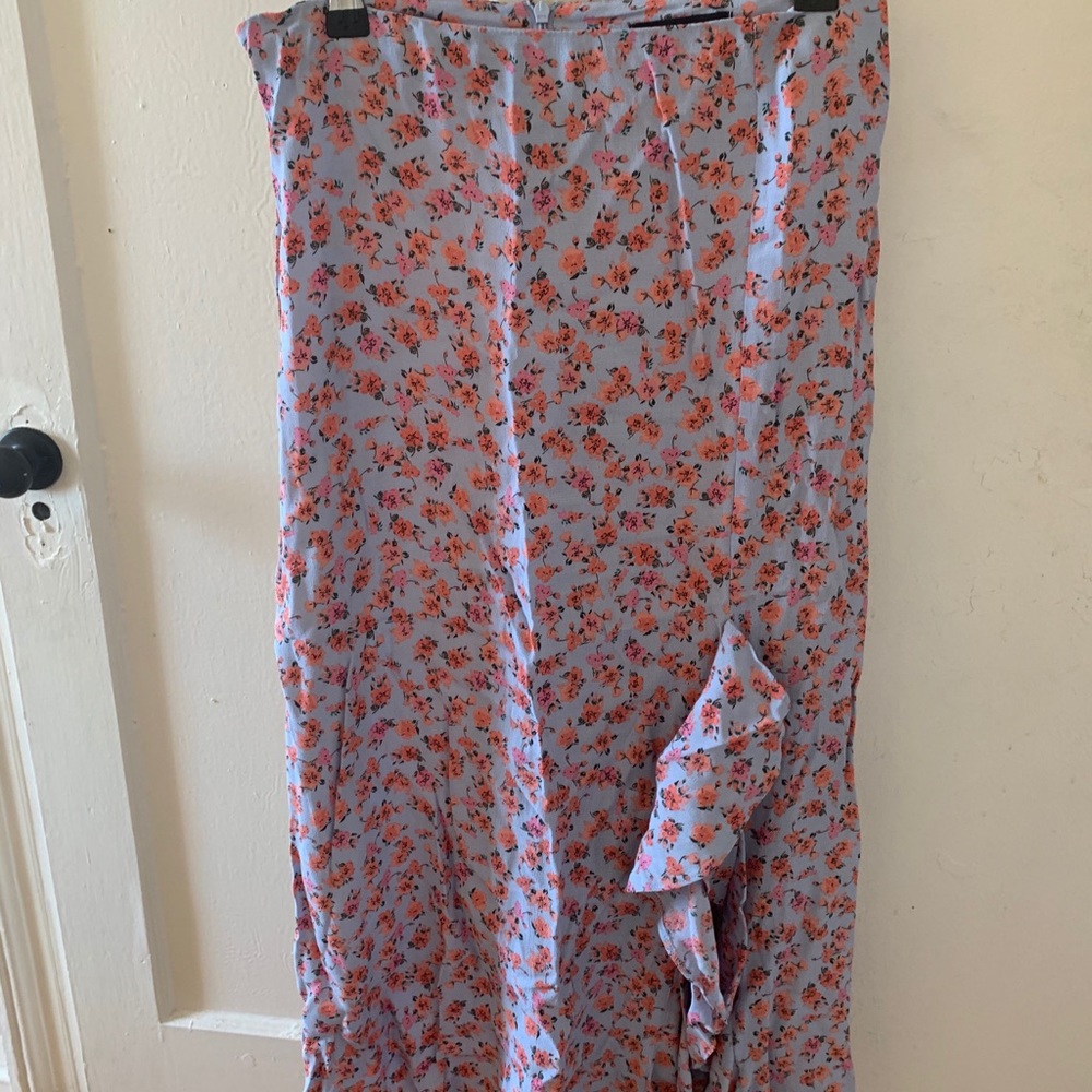 Floral midi length skirt with slit